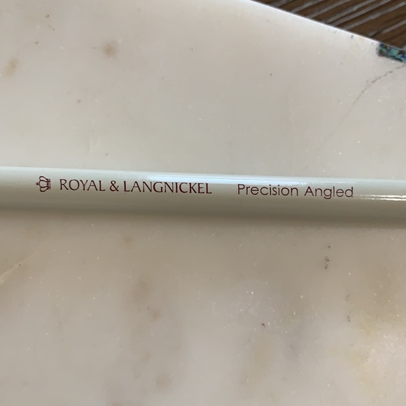 Royal & Langnickel precision angled brush - Picture 3 of 7